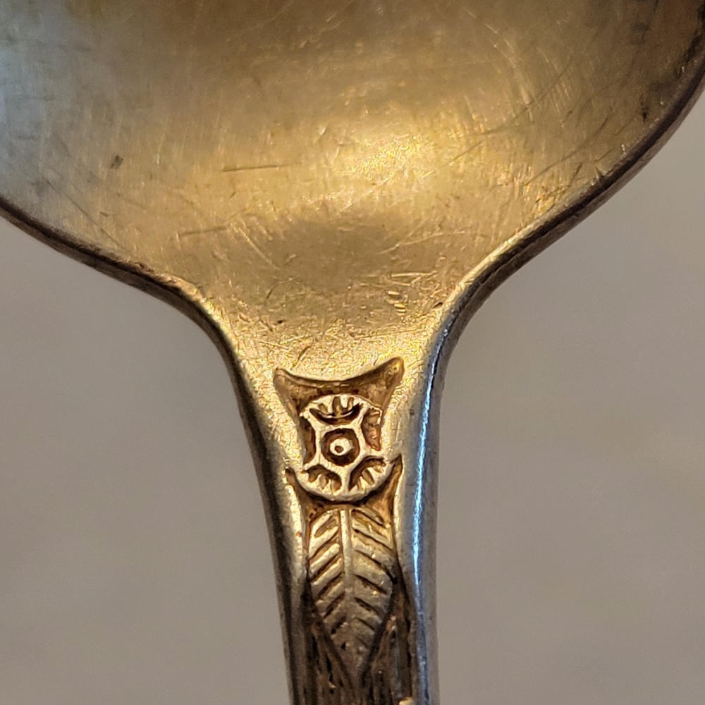 Vintage Sterling Oneida Virginian Teaspoon ~ Floral Pattern ~ 1940s+ - Picture 9 of 16